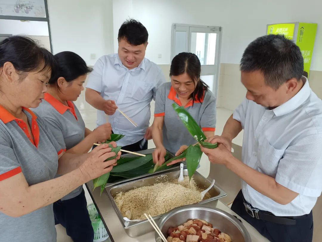 浓情端午 尽情放粽——九江二桥包粽子活动圆满举办